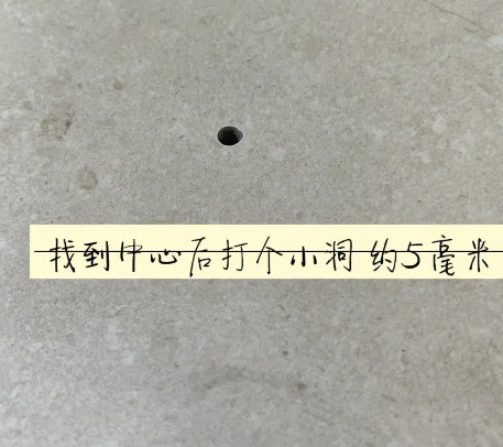 河池瓷砖空鼓维修公司专业解答在瓷砖铺贴过程中，如果砂料搅拌不均匀，将会带来以下问题
